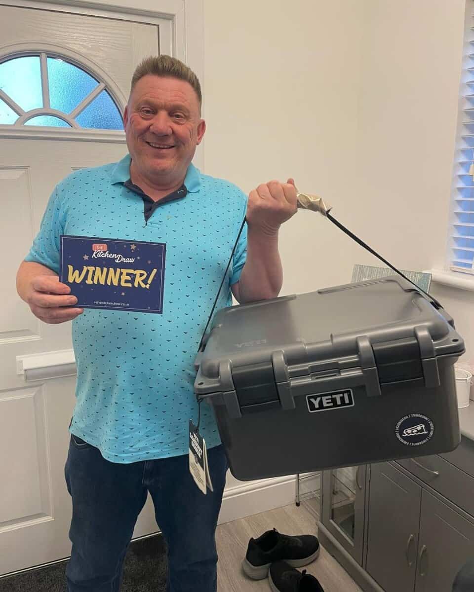 20261201 K Canham Greater London Yeti Loadout Go Box 30 (Charcoal)