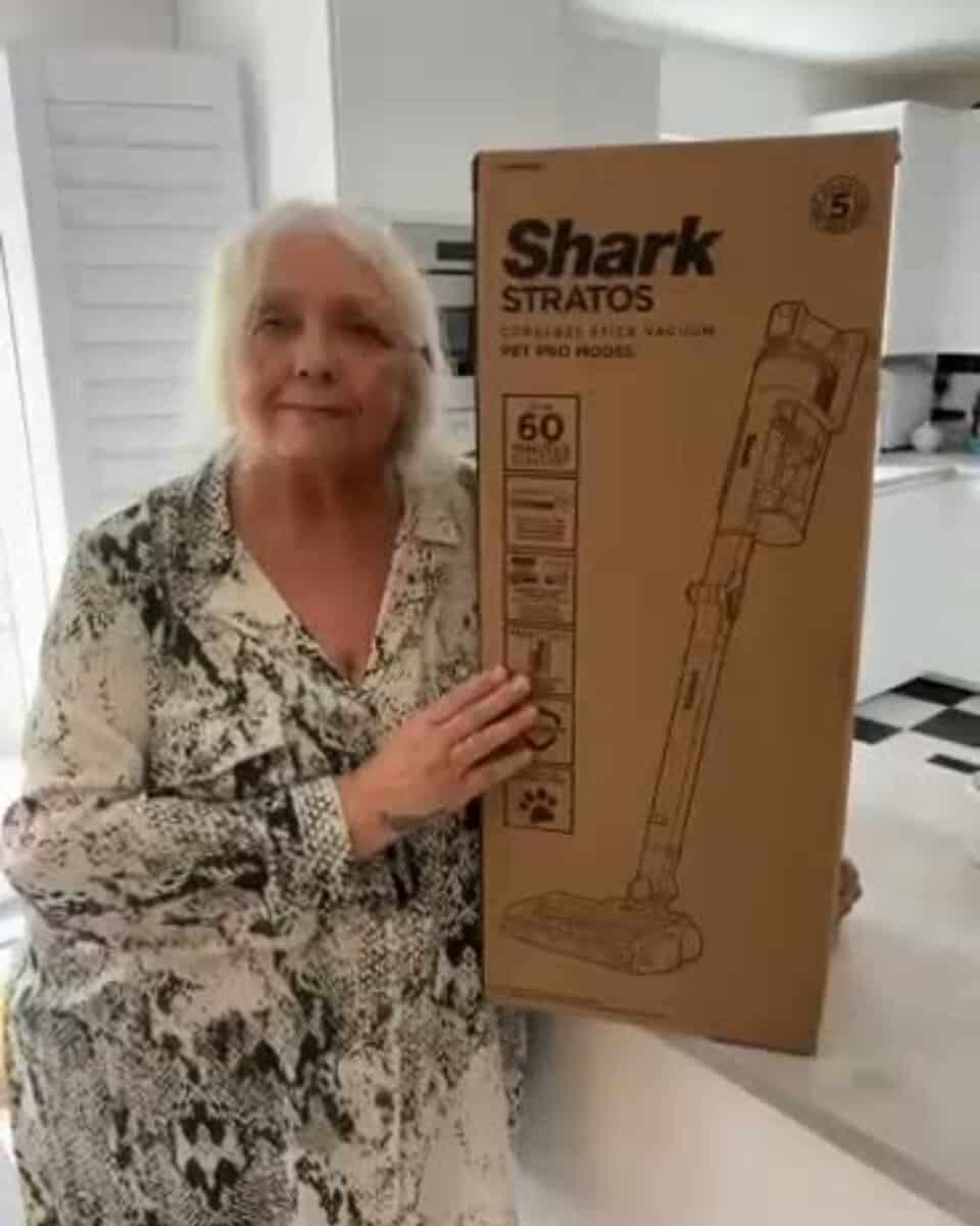 20262003 M Mclaren Greater Manchester Shark Cordless Stick Vacuum